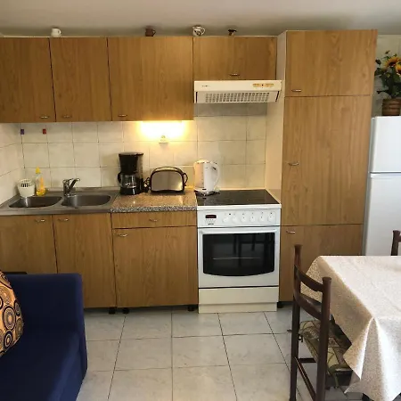 Kris Apartment *