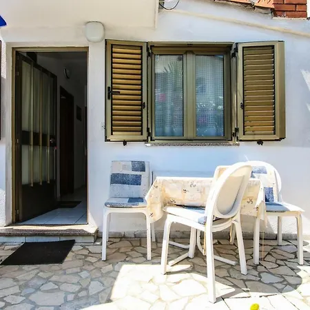 Apartment Kris Porec